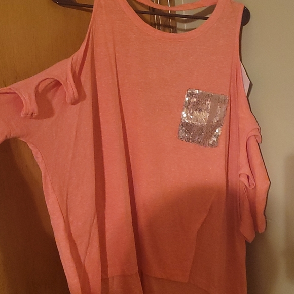 Coral shirt, size medium - Picture 1 of 3
